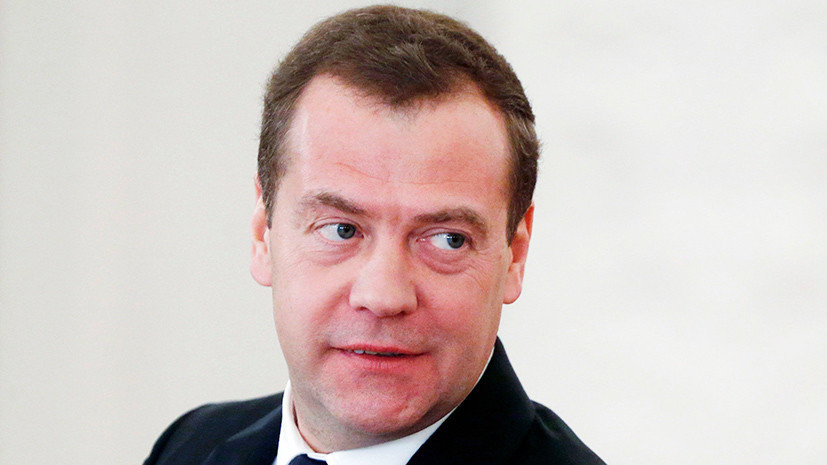 Медведев поздравил российских фигуристок с медалями на ОИ-2018