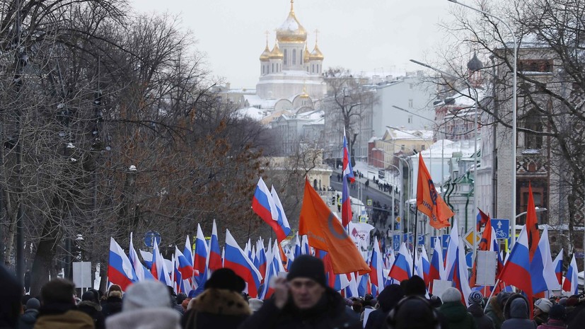 МВД: около 4,5 тысячи человек пришли на марш памяти Немцова в центре Москвы