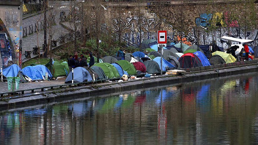 Во Франции чиновники будут спать на улице в знак солидарности с бездомными