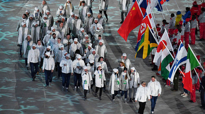 Российская делегация на церемонии закрытия Олимпийских игр