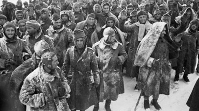 Немецкие и итальянские военнопленные после поражения под Сталинградом, февраль 1943 года 