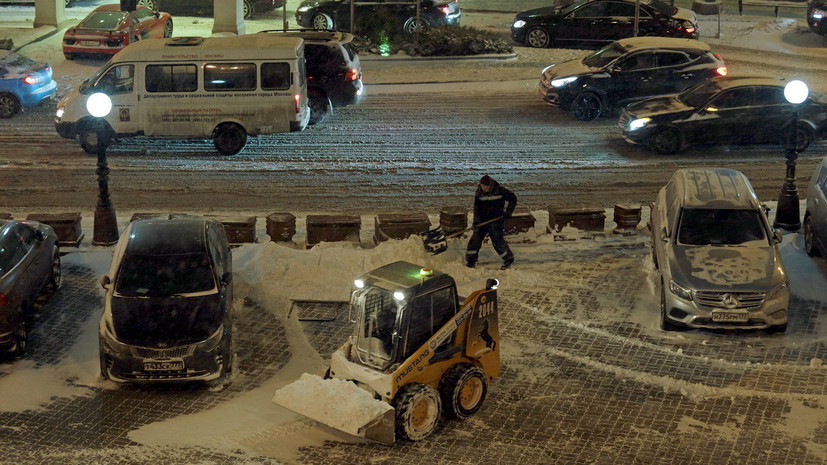 Власти Москвы призвали жителей пересесть на общественный транспорт 4 марта из-за непогоды