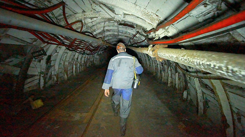 Источник: в Воркуте эвакуируют из шахты 118 рабочих из-за задымления в штреке