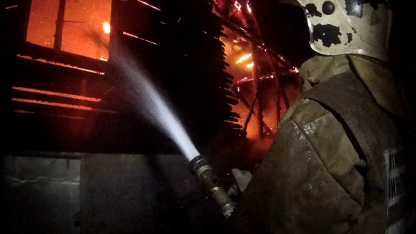 Сотрудники МЧС спасли 19 человек при тушении пожара в Выборге