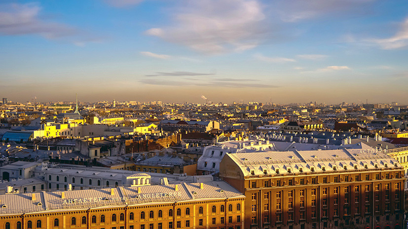 В Петербурге предложили привлекать руферов для очистки крыш от снега