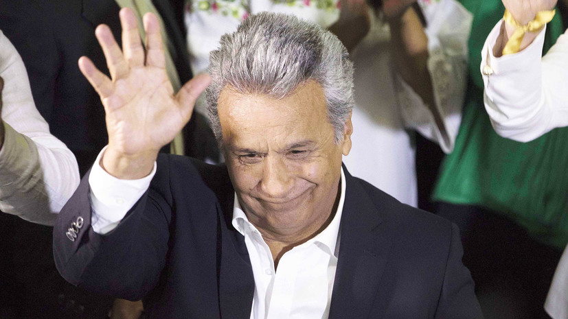 Президент Эквадора не смог вернуться из Чили домой из-за проблем с самолётом