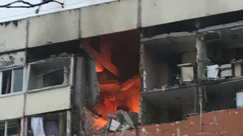 После хлопка газа в жилом доме Петербурга произошёл пожар в одной из квартир