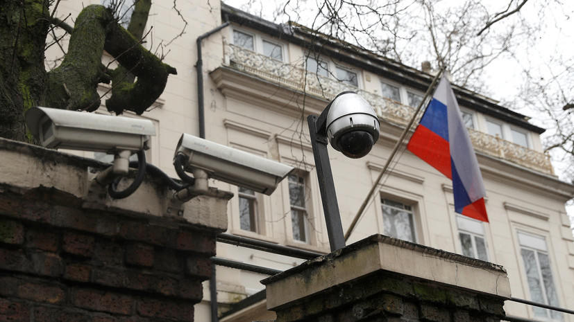 Посольство России считает неприемлемым решение о высылке дипломатов из Британии