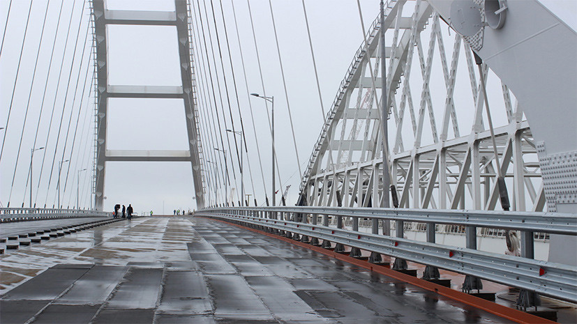 Генподрядчик заявил, что строители будут готовы сдать автомобильную часть моста в Крым после 9 мая
