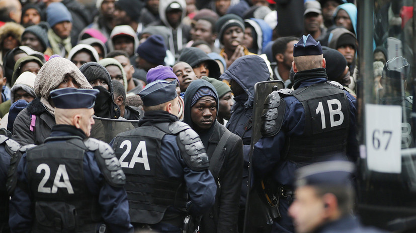Правозащитная организация рассказала о насилии по отношению к беженцам в Париже