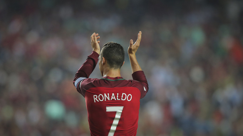 Роналду признан футболистом года в Португалии