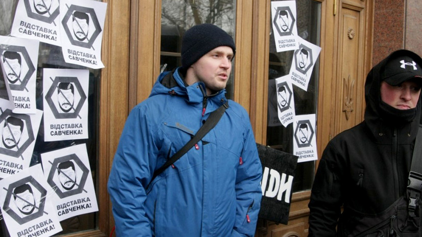 На Украине митингующие требуют отставки губернатора из-за смерти военного лётчика Волошина
