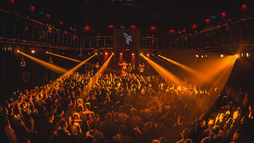 Источник: около 500 человек эвакуировали из клуба в центре Москвы из-за угрозы минирования