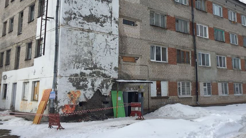 В Татарстане обрушилась стена общежития