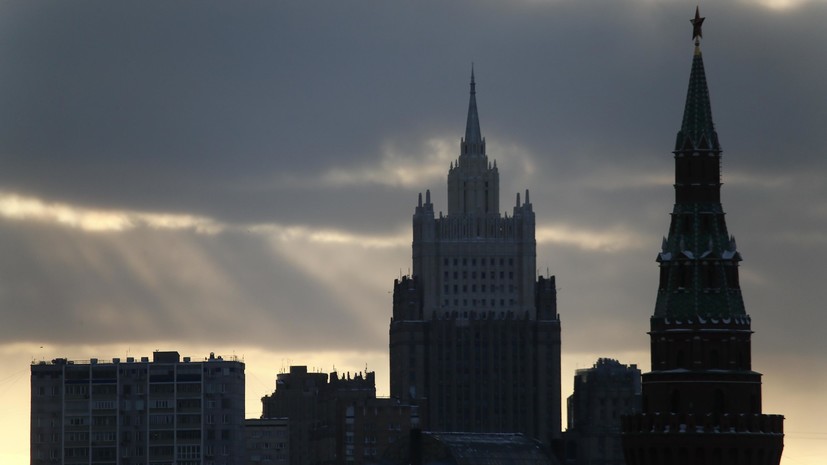 В Кремле прокомментировали решение западных стран выслать российских дипломатов 