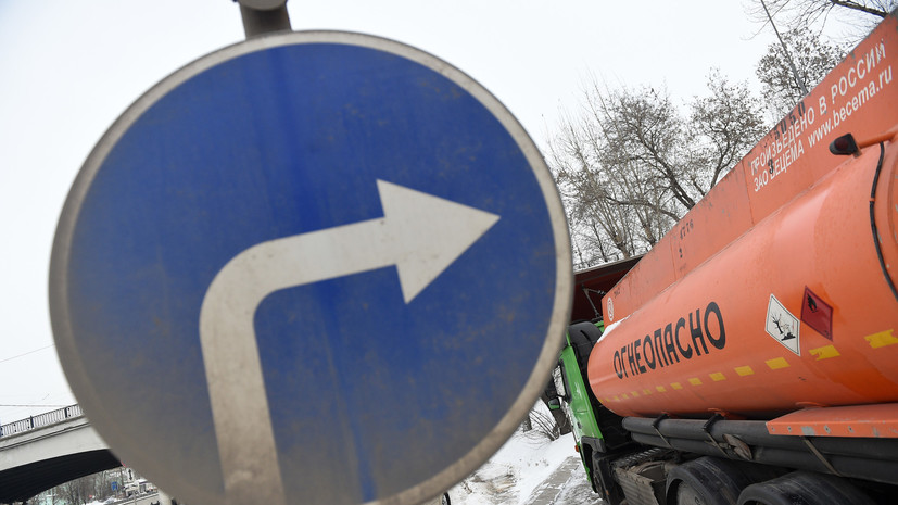 В ФАС заявили об отсутствии признаков дефицита бензина в России