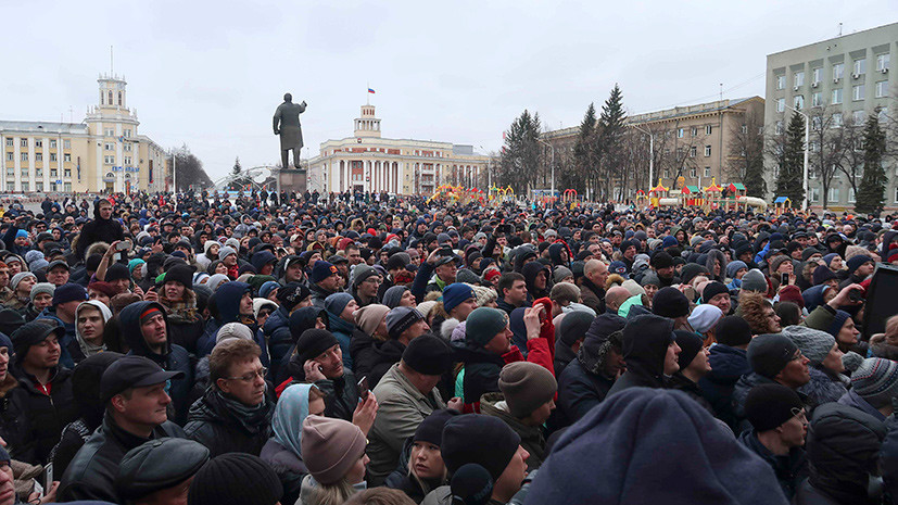 Песков объяснил, почему Путин не вышел к митингующим в Кемерове