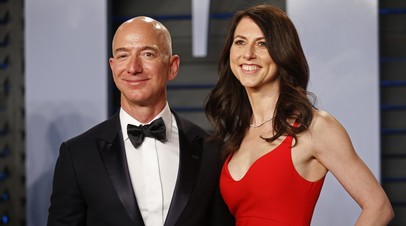 CEO Amazon Джеф Безос с женой