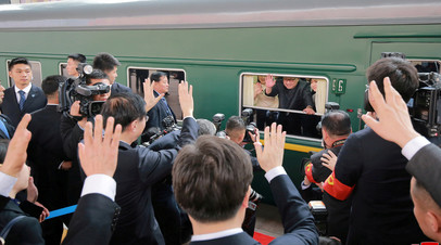 Ким Чен Ын на вокзале Пекина