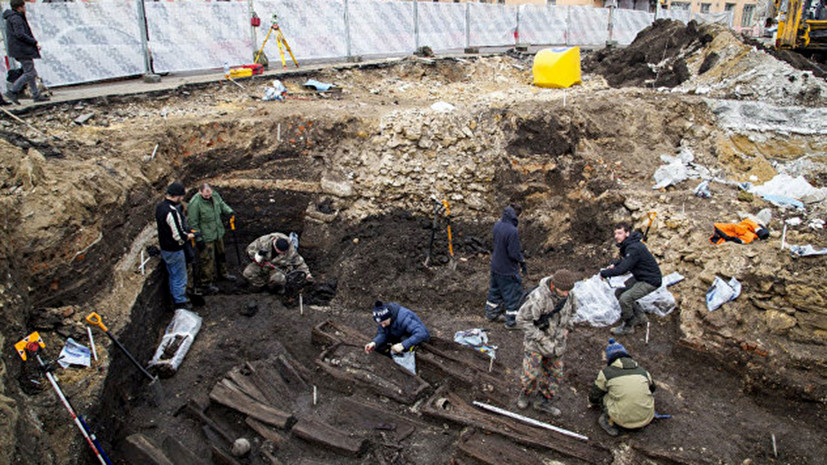 В Туле рабочие обнаружили старинное захоронение