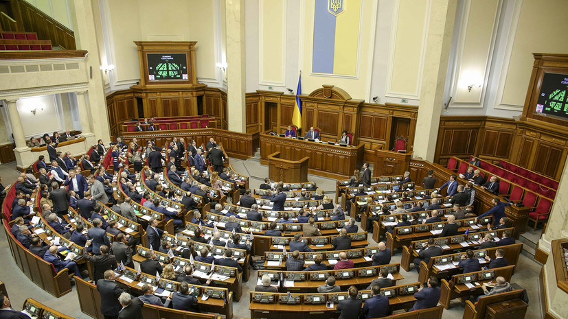 Рада приняла в первом чтении закрепляющий стремление в НАТО президентский законопроект
