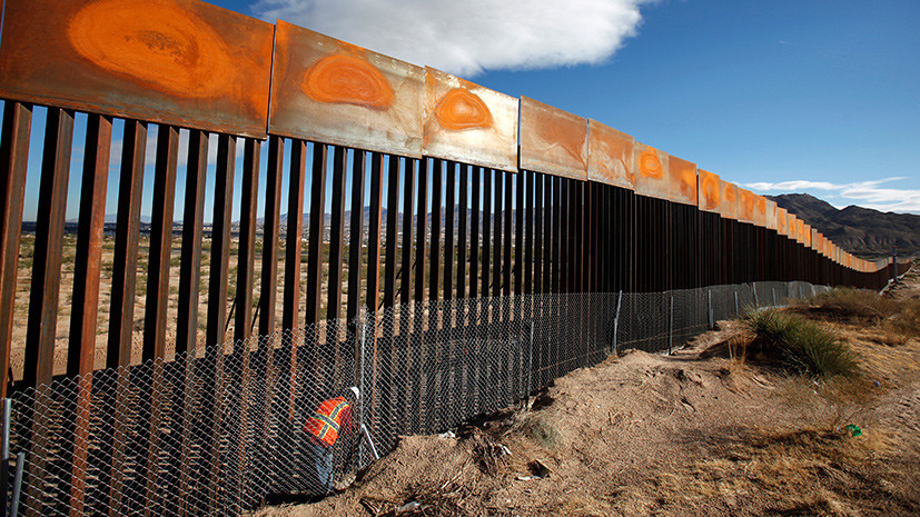 И целой стены мало: зачем Дональд Трамп стягивает войска к мексиканской границе