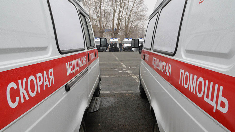 В Екатеринбурге при столкновении автобуса со столбом пострадали десять человек