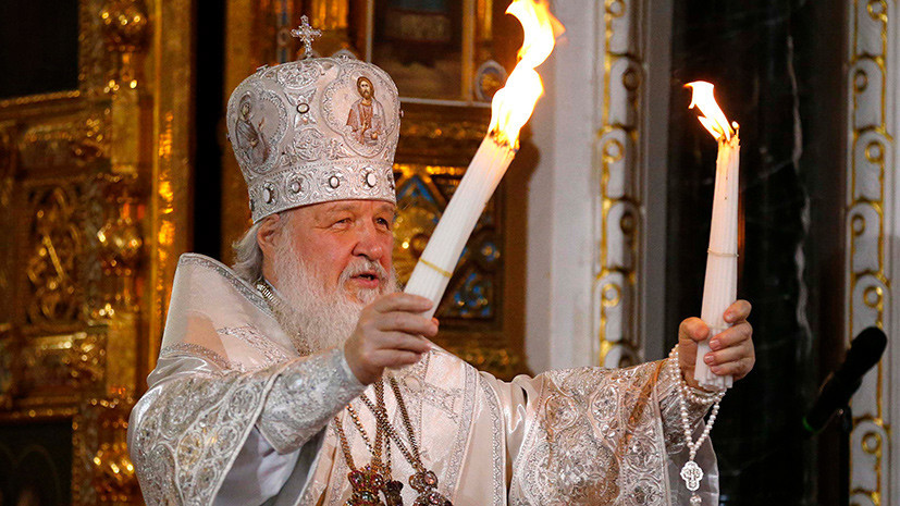 Патриарх Кирилл по видеосвязи поздравил с Пасхой военных в Хмеймиме