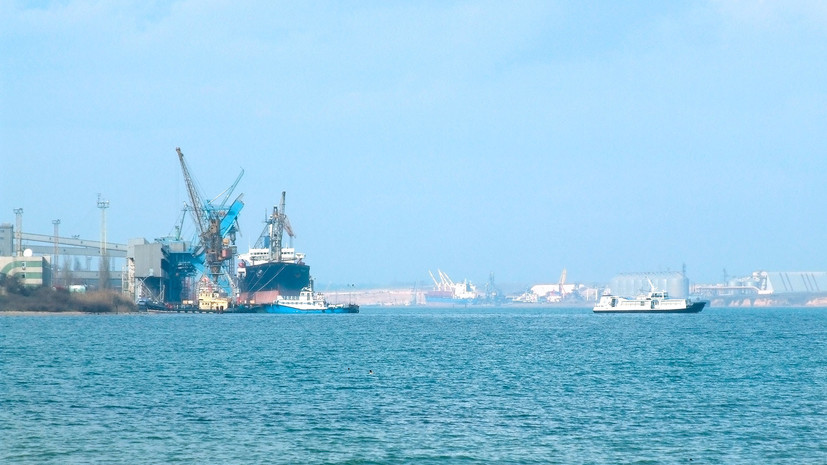 «Настоящее пиратство»: Украина арестовала очередное российское судно за «незаконную добычу песка» в Крыму 