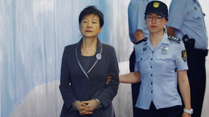 Прокуратура Южной Кореи потребовала ужесточить приговор экс-президенту страны