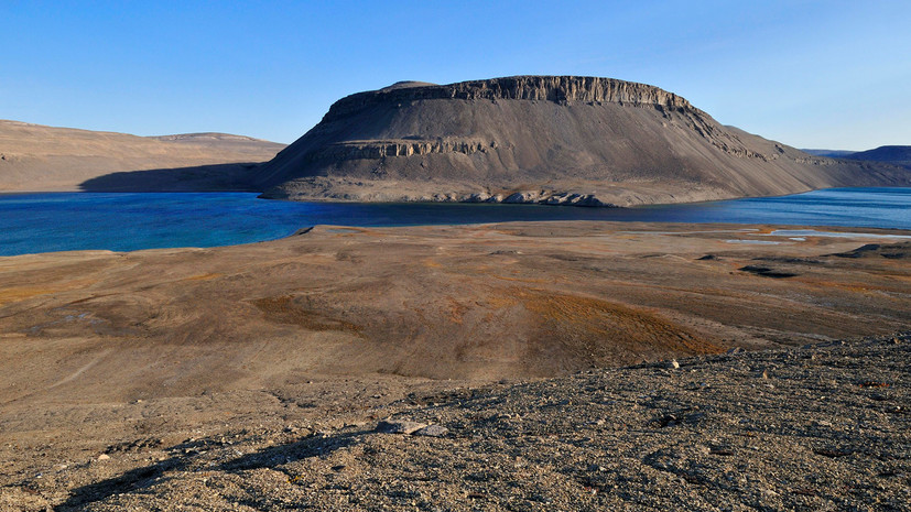Как подлёдные озёра канадской Арктики помогут в поисках внеземной жизни