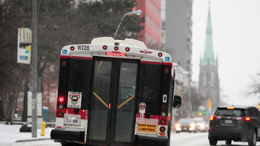В Торонто из-за ледяных дождей произошло более 550 аварий