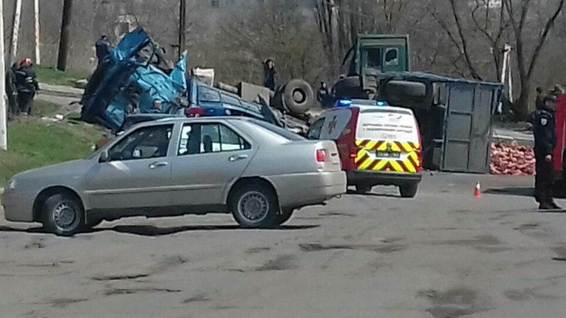 В ДТП с микроавтобусом в Луганской области Украины пострадали десять человек