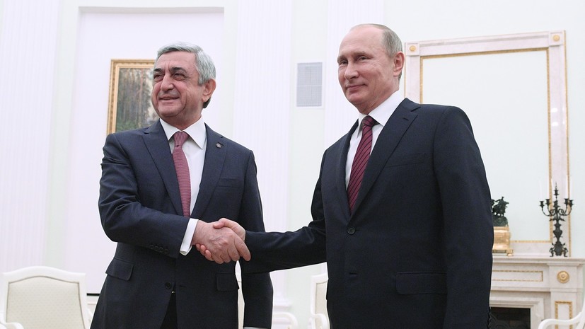 Путин поздравил Саргсяна с назначением на пост главы правительства Армении