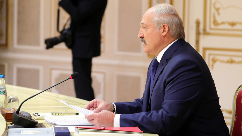 Лукашенко попросил не ломать небольшие государства через колено