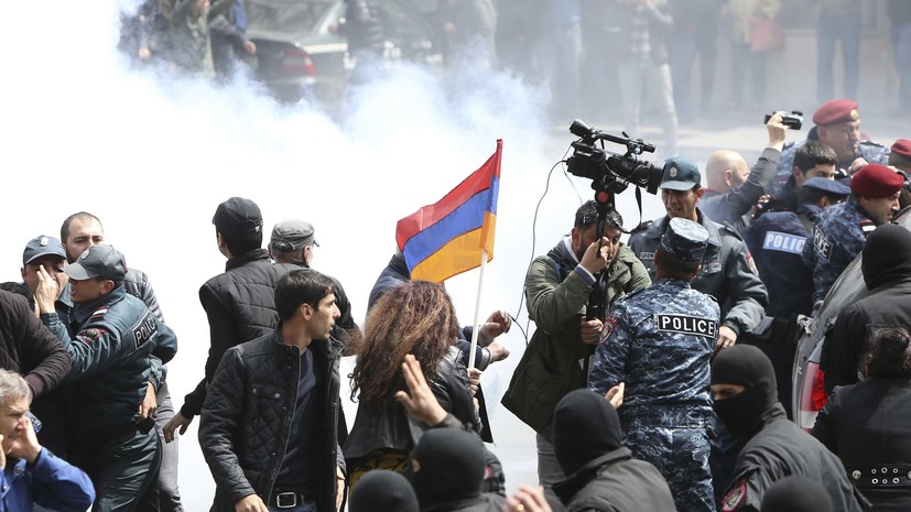 В Ереване в ходе протестов задержаны 228 демонстрантов