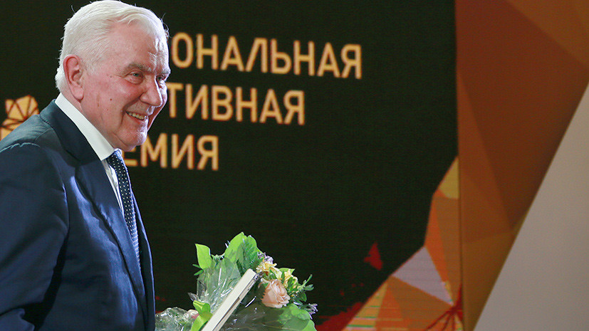 Путин присвоил звание Героя Труда волейбольному тренеру Карполю