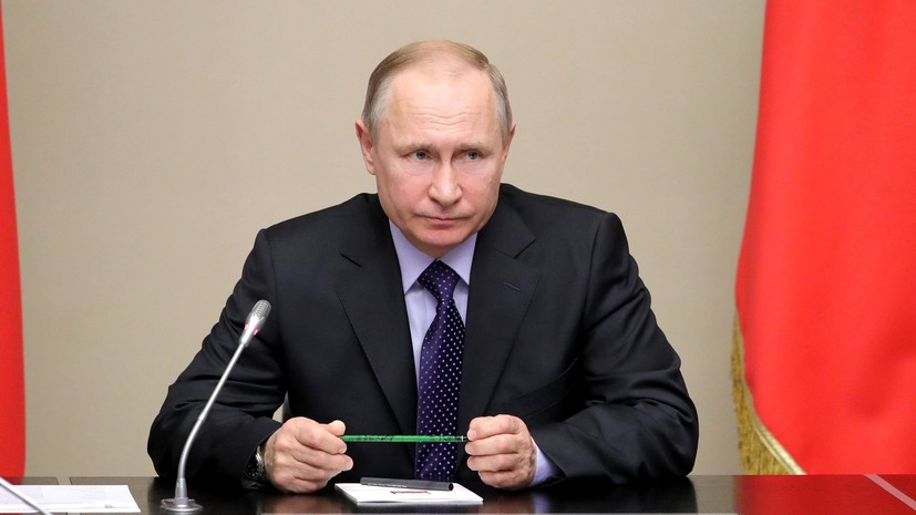 Путин подписал закон о блокировке в интернете порочащих честь и достоинство сведений
