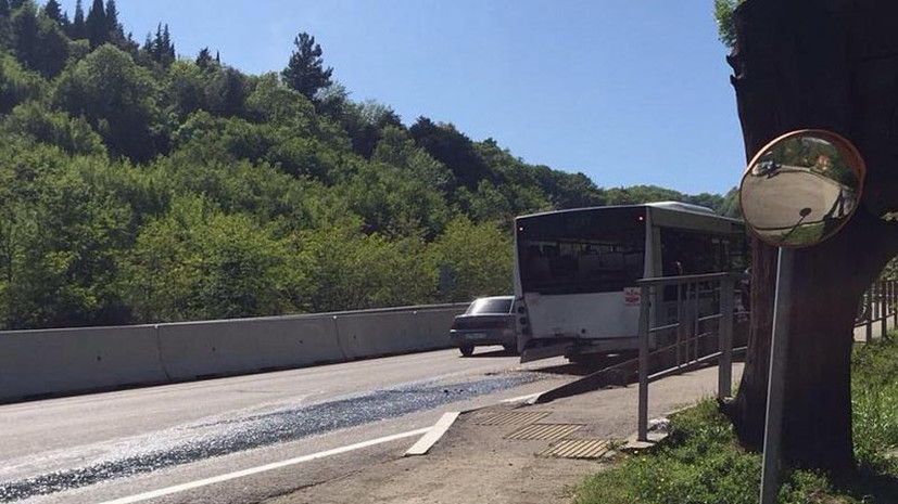 В Сочи столкнулись два пассажирских автобуса