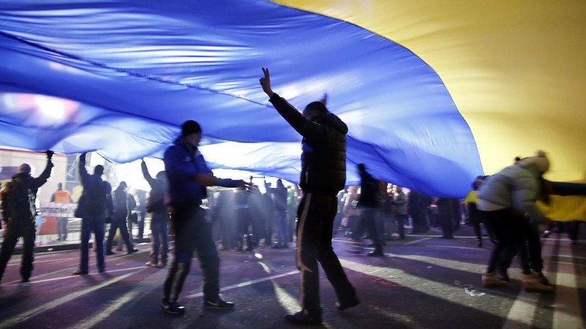 Азаров: мы обязательно возродим Украину