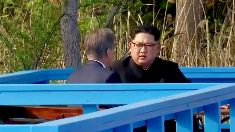 Лидеры КНДР и Южной Кореи проводят переговоры наедине 
