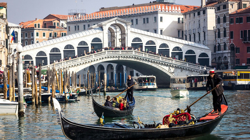 В Венеции впервые ввели меры по регулированию потока туристов