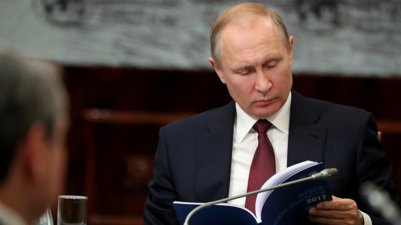 Путин поручил правительству подготовить план мероприятий Года театра