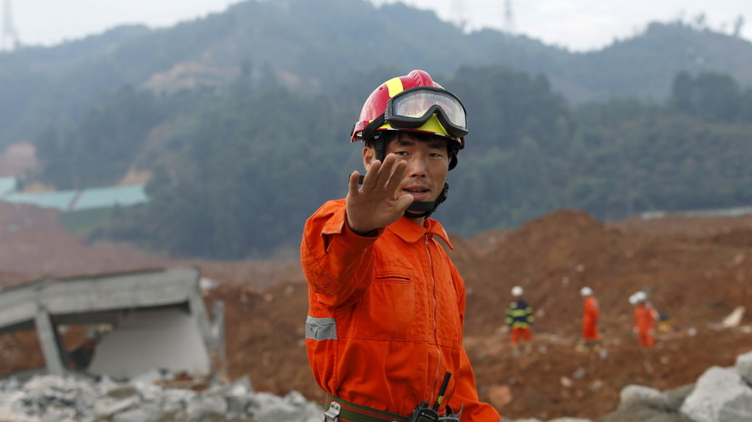 Девять человек погибли в результате горного обвала в Китае