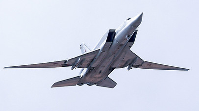 Дальний ракетоносец-бомбардировщик Ту-22М3 во время репетиции парада Победы