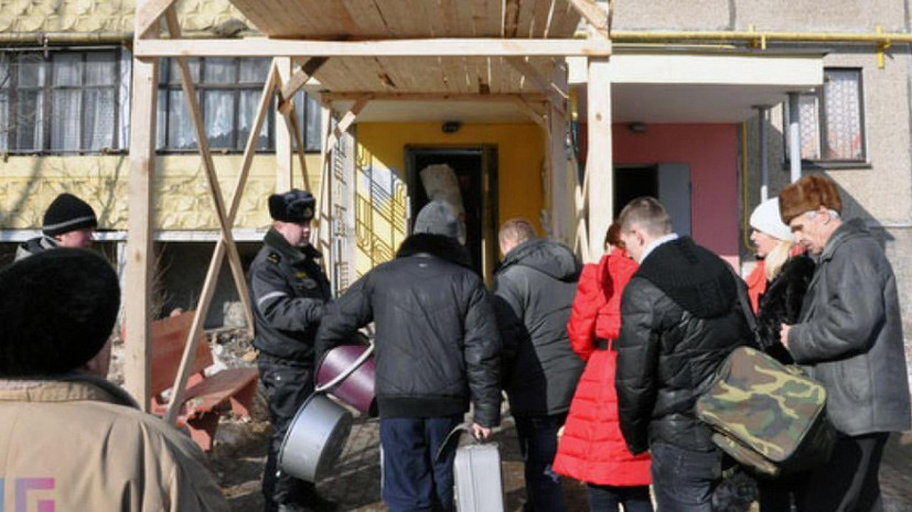 Число пострадавших при пожаре в жилом доме в Екатеринбурге увеличилось до 11