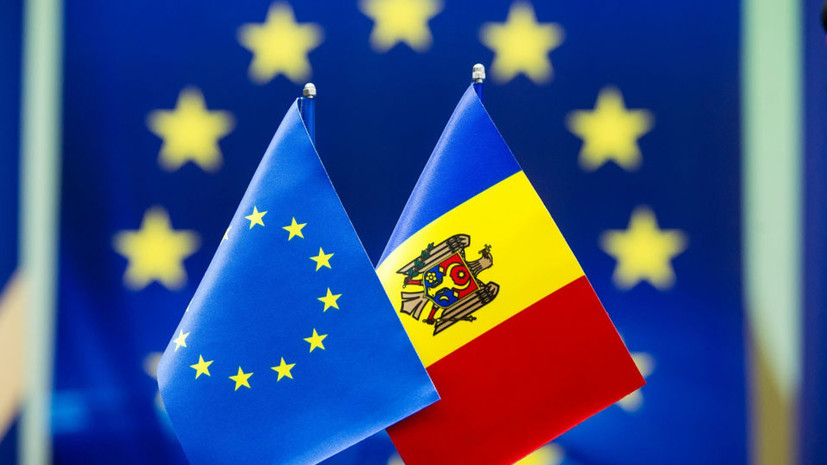 «Вмешательство во внутренние дела»: почему правительство Молдавии готово отдать власть «иностранным силам»