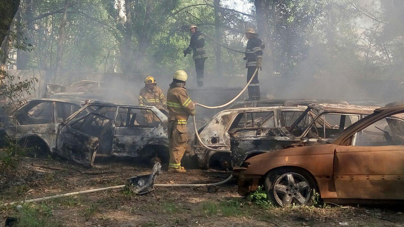 Более 50 автомобилей сгорели на штрафстоянке в Киеве
