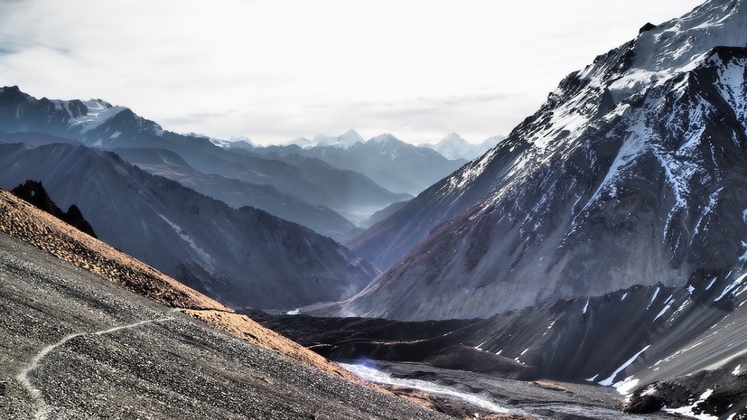 СМИ: В Гималаях болгарский альпинист оставил палатку и пропал на высоте более 7 км