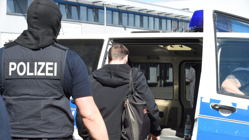 В ФРГ задержали россиянина и двух немцев по подозрению в перевозке нелегальных мигрантов